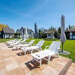 Comfortable Homes, Jacuzzi, Summer Pool