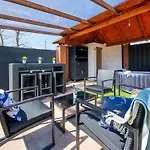 Comfortable Homes, Jacuzzi, Summer Pool Hébergement de vacances