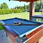 Comfortable Homes, Jacuzzi, Summer Pool *