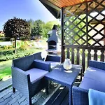 Comfortable Homes, Jacuzzi, Summer Pool * Lacko (Slawno)