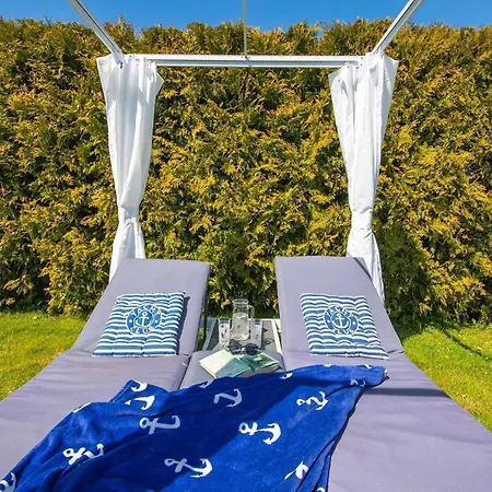Comfortable Homes, Jacuzzi, Summer Pool Дом отдыха Lacko (Slawno)