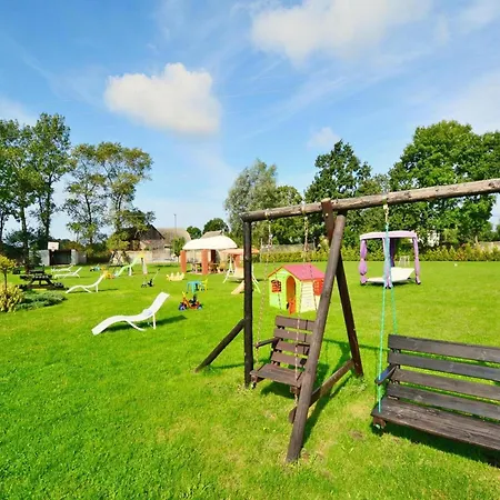 Comfortable Homes, Jacuzzi, Summer Pool Дом отдыха Lacko (Slawno)