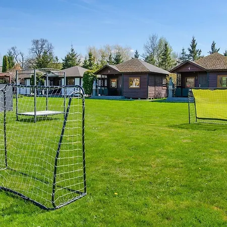 Comfortable Homes, Jacuzzi, Summer Pool
