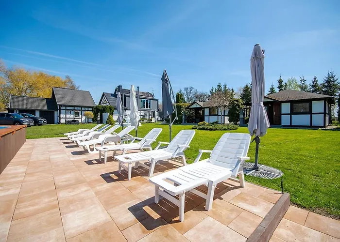 Comfortable Homes, Jacuzzi, Summer Pool