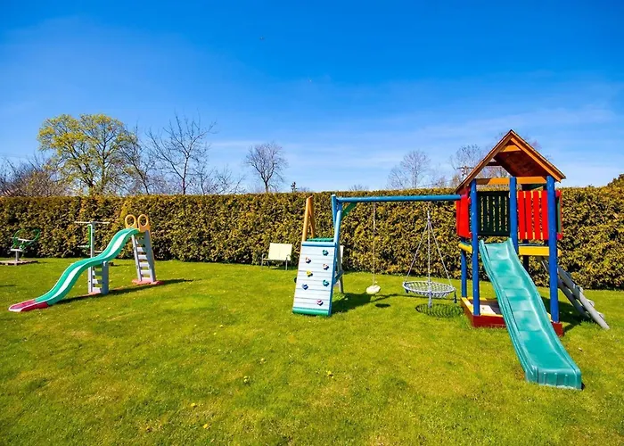 Comfortable Homes, Jacuzzi, Summer Pool *